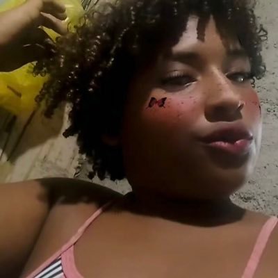 Sou a Mikinha,22 anos, quero homens , mulheres , casais, trâns q queiram uma escravinha. super submissa. Eu amo. Vem ser meu Dono.chama na dm q eu vou