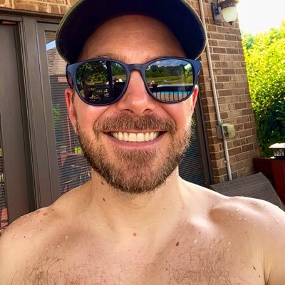 brandon_4's profile picture. A dreamer, a hopeful visionary. strategist. fierce friend. & some call me Funshine.