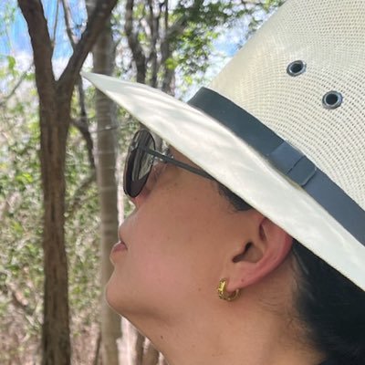 alesanchezh's profile picture. En medio de los extremos y navegando hacia sus polos si amerita, analítica, en uso de la razón y la información. Maestra en Economía y Negocios.