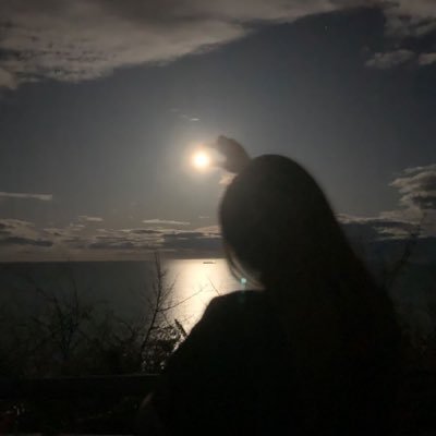 nunii333's profile picture. إنني أكتب ، أفرغ وهنّ قلبي..