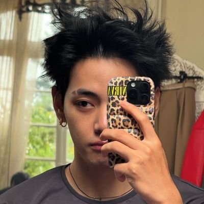 taebloom_'s profile picture. 26