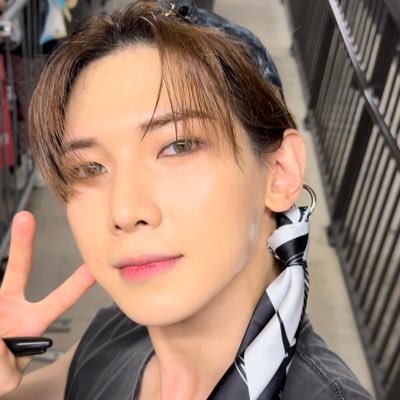 legacyunho's profile picture. ♡