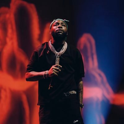 bookruburose's profile picture. 