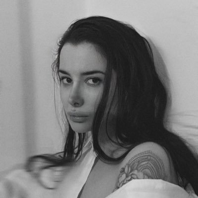 mlncrtr's profile picture. я здесь не как второсортный продукт.  ни жёстче, ни мягче. таинственный друг.          verba vivunt 𐌀𐌔𐌕𐌉𐌋𐌄𐌔