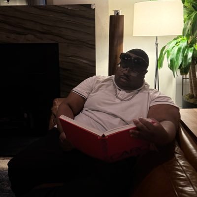 27 • Streamer • YouTuber • Twitch Affiliate • Videographer • Photographer • Rapper • Actor • Xbox Series X/PS5/Switch/PC • https://t.co/5D5I6OXsBo 💯🔥