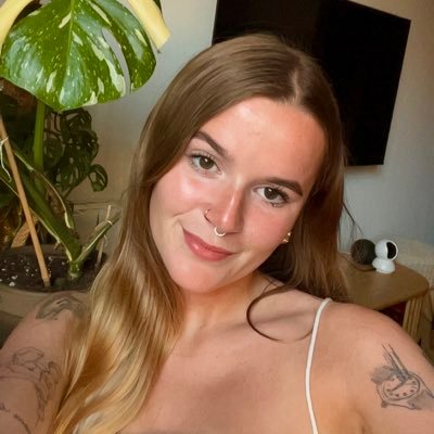 ozathia's profile picture. Lille | depeche mode | bébé kiné