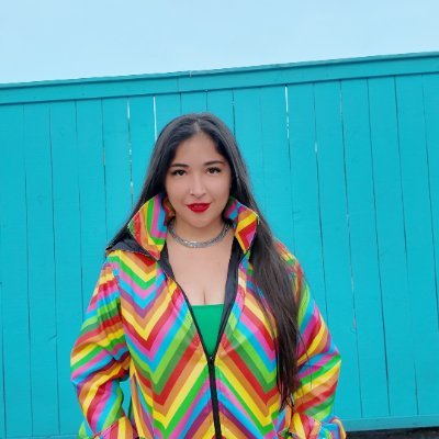 Comunicadora con especialización en gestión pública. 📜
No importa dónde se nace, ni dónde se muere, sino dónde se lucha 💪