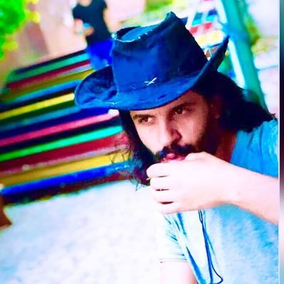 I am a secular Kurd, an enlightened and progressive person. I am in favor of art and artists. I can comment on anything. I am compared to Jesus, that's it.
