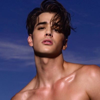 hi my name is Scott Gardner I’m a model with bookmanagement and two model management Canada , I live in Los Angeles and also have an OF , also I do music!
