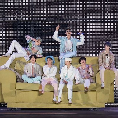 Fan account for BTS. #OT7 since 2021 (PTD L-Army here 🇲🇽). Dope old ARMY (50) and mom.
My first language is Spanish, but I write here mostly in English.