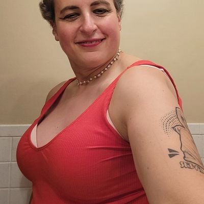 dvrasl's profile picture. ♀️ (SHE/HER)🏳️‍⚧️ 54 yo, 🌈Transfemale Lesbian 💄 Makeup ➕️ Fashion Model under development🏳️‍⚧️♀️