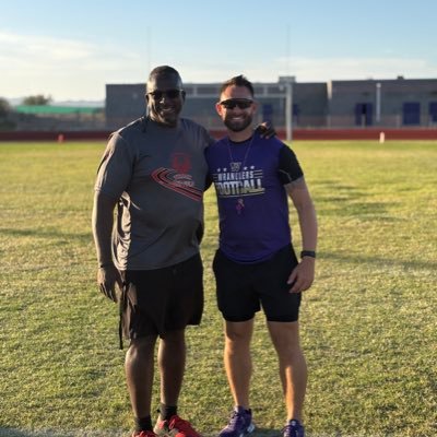 Husband. Father. Educator. Head Football Coach, Wickenburg High School @wickwranglers Texas Raised. Arizona Resident. “Texas Forever.”🌲 ➡️🍊➡️ 🏜️