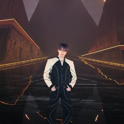 General music lover. 
Dino believer 💎 | Dharma 🕉 | Indian Carat