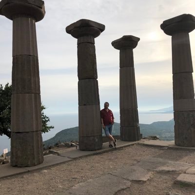 Burası sanal alem, yazılanların paylaşılanların ve de beğenilerin hiçbirini dikkate almayın.