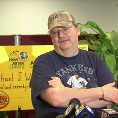Mega millions jackpot winner Michael J Weirsky,jackpot winner of $273millions giving away $50,000 to my first 2k followers be a winner today GOODLUCK