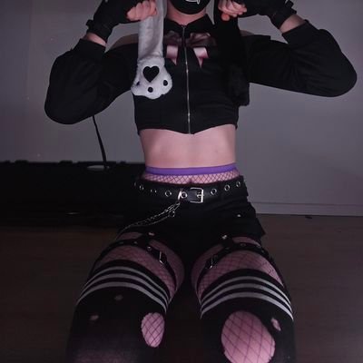 neonfemboyy's profile picture. Just a silly boyo