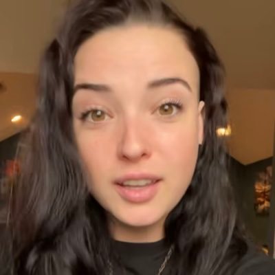 tinaann772's profile picture. 