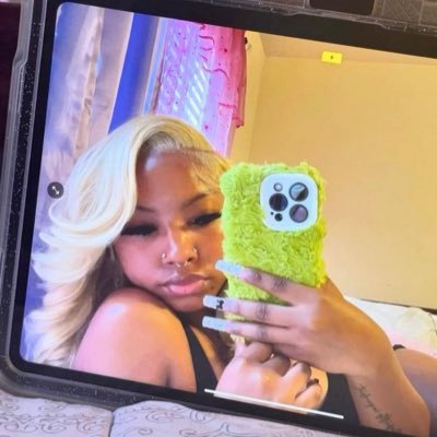 Foeva2613's profile picture. YOUNG & TURNT 🦋