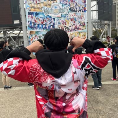 最推し:😈@nakiriayame 推し:🌸☄️🌽⚒️ 🎹🐧⚡️ホロライブは基本箱推し! 成人済 ホロリスの皆さん仲良くしてくれると嬉しいです! 主にゲームしながら生きてます(fps、音ゲー)