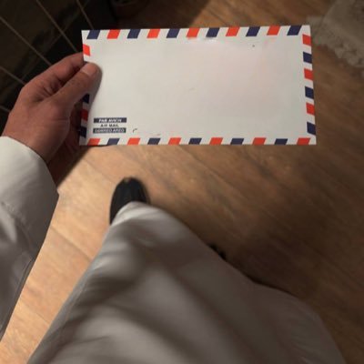 لقد رفضتني كل الأشياء التي أردتها ، و رفضت أنا ردًا عليها كل الأشياء التي أرادتني و إلى الآن لم نلتقي أنا و الحياة .! 📚