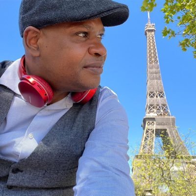 Estudante de Mestrado em Relações Internacionais e Diplomacia -Univ de Lyon França . Mestre em gestão de projetos culturais pela IESA/PARIS