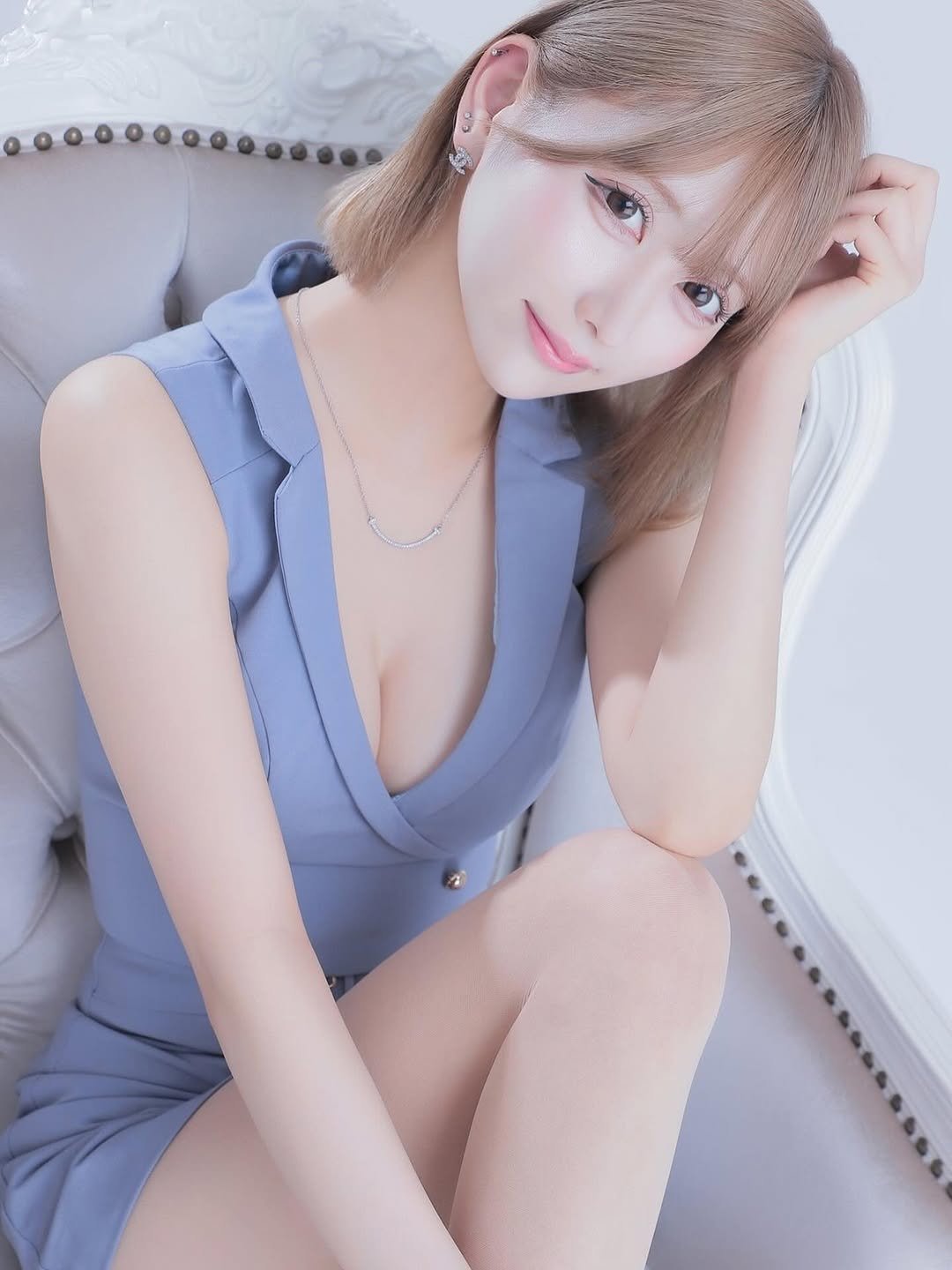 一人で過ごす時間が増えるにつれ、特別な人と一緒にいたいと思うようになりました。今も独身ですが、心から出会いを待ち望んでいます。私と一緒に愛の物語を紡いでくれる人を待っています。