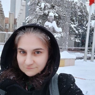 Kanser beni dizlerimin üzerine çökertmedi aksine ayağa kaldırdı. Seni dünyada bırakmam sözünü tek tutan AZRAİLdir. Cumhuriyet Hatunu. Apolitik. DM⛔
Hekimsever