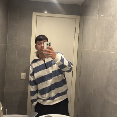 Profesor Nacional de Ed. Física, músico, personal trainer. ig:nahuumaciel