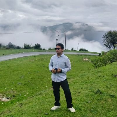 Sannidhya24's profile picture. Cogito ergo sum | Jurist in training | F1