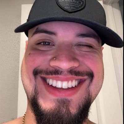 RiamayaSari72's profile picture. 