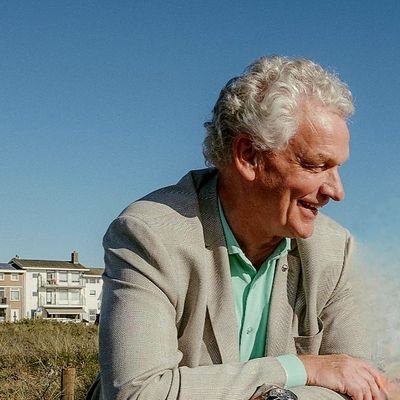Wethouder Welzijn en Zorg in gemeente Katwijk/buitenpromovendus/pensioen/
internationale betrekkingen/Scandinavië/klassieke auto's/golf.