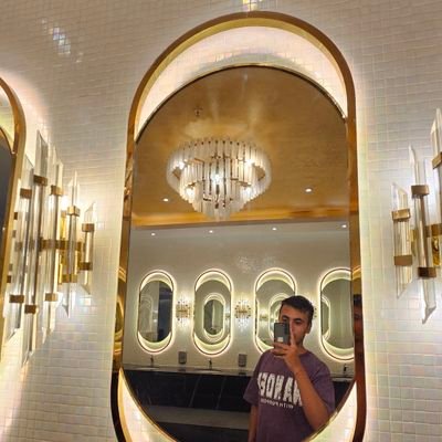 aashuu888's profile picture. D.el.ed'17/सामाजिक हूं लेकिन समाज की चिंता नहीं करता / परिवार प्राथमिकता/प्रकृति प्रेमी / 🧭
