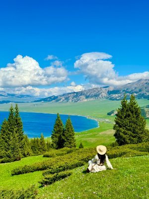 chow_elvira's profile picture. The world is so big, I want to see it👩🏻‍🦰👑🍀