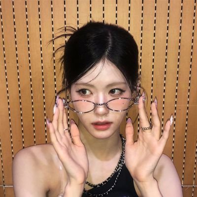 BiteStrip1206's profile picture. 우리 라희 넘 예쁘지? #RAHEE #라희
Fan account
