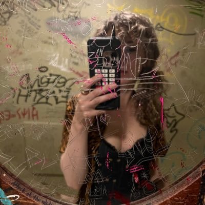 ✨Dive Bar Diva. Malört Queen. Thirst Trap Advocate. (she/her) 🥃🍺Evil twin: @malortdiva