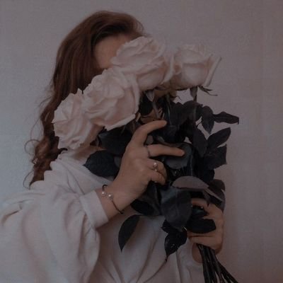 vrwr86's profile picture. لن يقتنعو بأنك تتألم حتئ تموت أمام أعينهم😔