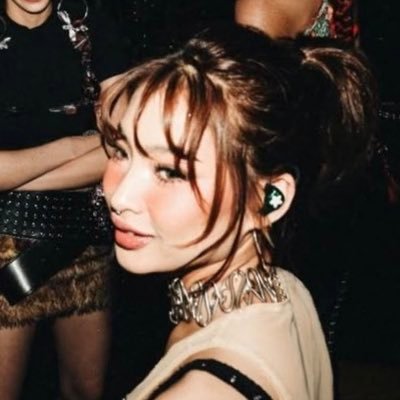 vuelie_q's profile picture. ✨ my islang Pantropiko 🌊🌸🌴☀️ girl groups & pop girlies enjoyer 💖 nyc 🗽