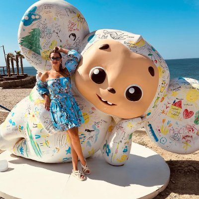 zeperelmii's profile picture. I love traveling, not to escape from life, but to get to know myself again in unfamiliar landscapes❤❤❤