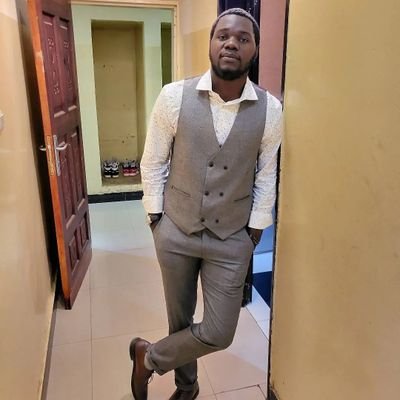 je suis un amateur de la littérature, j'écris des mémos, poèmes, récit etc
@oceannoir55 est une page sur Tiktok.