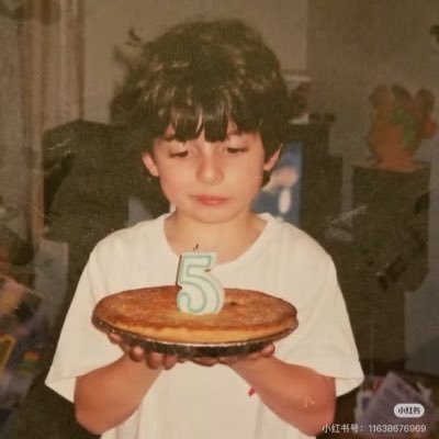 lz070301's profile picture. aster bnb holder