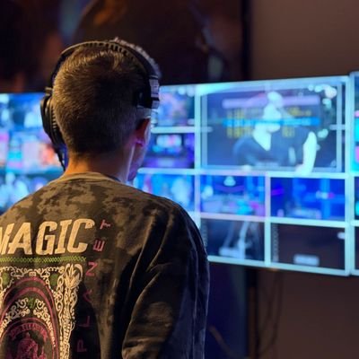 Broadcast Producer 🎥 @esaesports
White Rabbit 🐇
