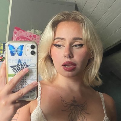 ce compte twitter est une dédicace à mme pavoshko