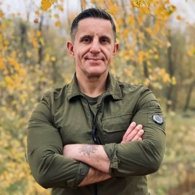 Все, що ми маємо в цьому, ми маємо зробити все можливе, щоб бути мирними та щасливими, тому що ми не маємо багато часу тут, рабська Укра SLAVA UKRAINI 🇺🇦💪