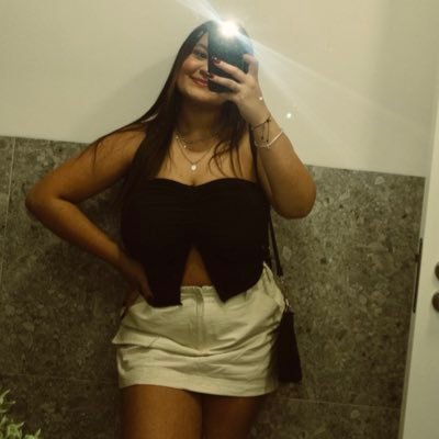 aninha_santossz's profile picture. Lobos, track 7