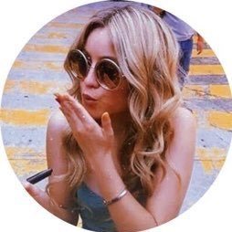 al contrario y viceversa, en la buena y en la adversa, al derecho y al revés, Karol primero, el mundo después