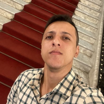 Bacharel em Direito | Publicitário | Estou aqui nesta rede desde 2009 falando sobre TV e entretenimento