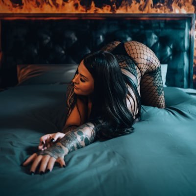 18+ join me on #OnlyFans to see the never before seen side of me 🌶️