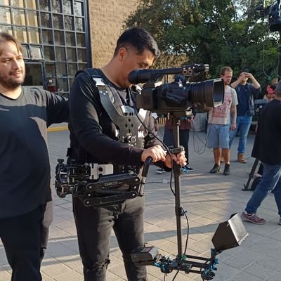Iquiqueño 🐉🩵,30 años,🎬 Comunicador audiovisual 🎥, Dirección de Fotografía📸, Productor 💻 y Director en @Iquiquecurioso 📣📰