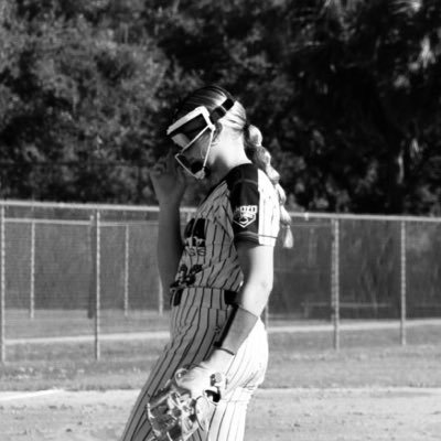 EmmaS_20's profile picture. PCHS 2029 | Tampa Mustangs | 5’ 8” RHP + 1B + OF