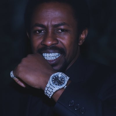 iamshollie's profile picture. •Don't over-think and lose yourself• 🇳🇬